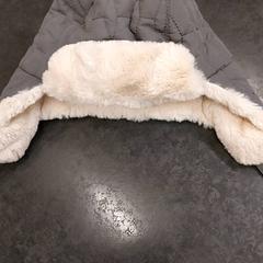 İLost kullanarak Rotterdam The Hague Airport tarafından bildirildiği gibi Çocuk şapkası