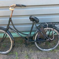 Bicicleta Popal Zwarte damesfiets(oma), segons ha informat Gemeente Oirschot mitjançant iLost
