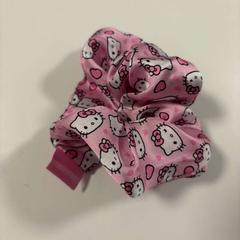 الأربطة المطاطية elastique hello kitty، كما تم الإبلاغ عنه بواسطة IKEA Mons عبر iLost