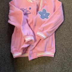 İLost kullanarak Burgers' Zoo tarafından bildirildiği gibi Dış giyim roze