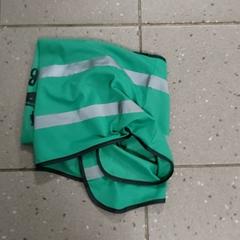 Vestiario - groen hesje, come riportato da Regio Antwerpen - Brussel utilizzando iLost