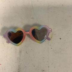 Sunglasses Kinder bril, regenboog, hartjes glazen, as reported by Artis using iLost