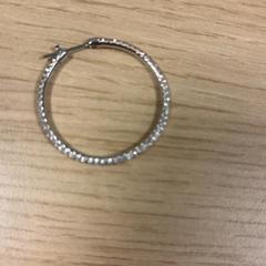 イヤリング oorbel がiLostで Pathé Amsterdam Noord によって報告されました