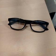 Guantes de niño de lunettes, ha sido reportado por IKEA Toulon con iLost
