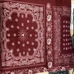 Bufanda rouge à motif blanc, segundo informou IKEA Marseille La Valentine usando iLost