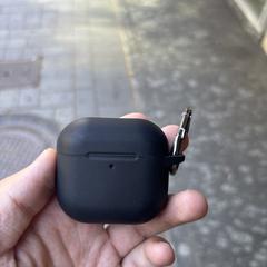 iPods met zwarte hoes, iLost-i jakinarazi zaion moduan