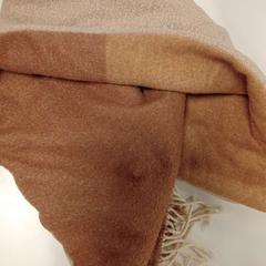 Xal Beige/ creme sjaal, segundo informou HU Amersfoort usando iLost