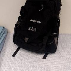 Zaino Adamson, come riportato da TivoliVredenburg utilizzando iLost