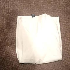 Camiseta de manga corta shirt, ha sido reportado por Van der Valk Hotel Apeldoorn - De Cantharel con iLost