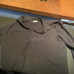 Zwart blouse がiLostで Van der Valk Hotel Houten によって報告されました