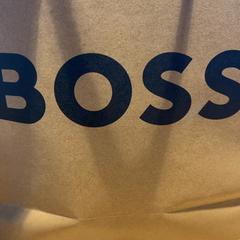 Purchase boss, come riportato da Designer Outlet Roermond utilizzando iLost