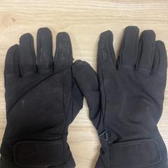 Guante svarta handskar, ha sido reportado por IKEA Linköping con iLost