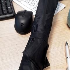 Guarda-chuva Zwart, como reportado por Qbuzz Fryslân utilizando o iLost