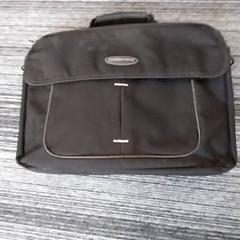 Laptop in tas, come riportato da Arriva Limburg Zuid utilizzando iLost