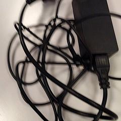 ノートパソコンの充電器 Zwart がiLostで Vrije Universiteit Amsterdam によって報告されました