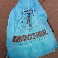 حقائب حمل وحقائب اليد، كما تم الإبلاغ عنه بواسطة Regio Limburg - Leuven عبر iLost