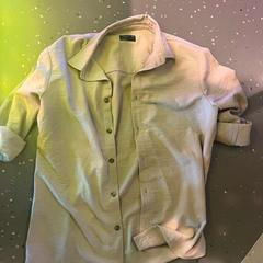 Camises BEIGE, segons ha informat Room Mate Bruno mitjançant iLost