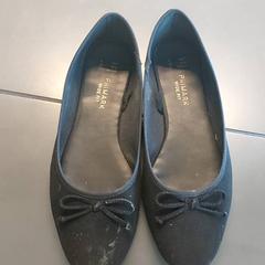 Kleding - Schoenen, zoals gemeld door Regio Limburg - Leuven met iLost