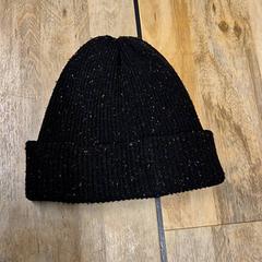 Beanie Zwart, som rapportert av IKEA Delft ved bruk av iLost