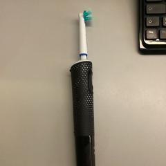 Brush, as reported by MEININGER Hotel Berlin Airport using iLost