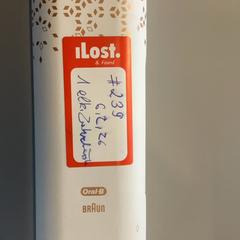 Spazzolino Reise, come riportato da MEININGER Hotel Berlin Airport utilizzando iLost