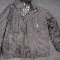 Jaqueta, segons ha informat SnowWorld Landgraaf mitjançant iLost