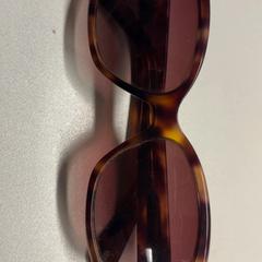 İLost kullanarak Pathé Schouwburgplein tarafından bildirildiği gibi Güneş gözlüğü