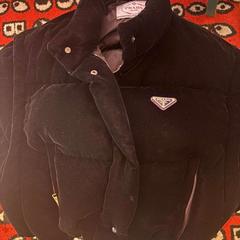 Black bomberjacket, as reported by Conscious Hotel Vondelpark using iLost