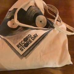 バッグ がiLostで Café Leentje によって報告されました