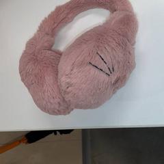 Cache-oreilles Rosa, a été signalé par IKEA Ringsaker utilisant iLost