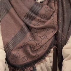 Bruine guccisjaal, som rapportert til iLost