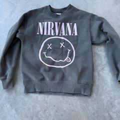 Kleding - Trui Kakigroen, ha sido reportado por Centraal magazijn con iLost