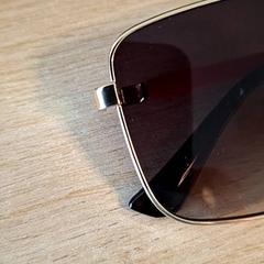 Slnečné okuliare, ako bolo nahlásené Keukenhof pomocou iLost