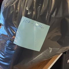 Roupa, segundo informou Amsterdam ID Aparthotel usando iLost
