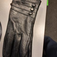 Handschoenen, come riportato da Arriva Infoshop Enschede utilizzando iLost