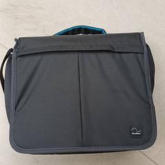 Borsa Grijs, come riportato da Qbuzz GD Groningen Peizerweg utilizzando iLost