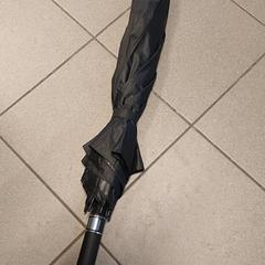 Parasol - Zwart, zgłoszono przez Centraal magazijn przy użyciu iLost