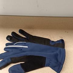 Guantes, ha sido reportado por Qbuzz GD Groningen Peizerweg con iLost