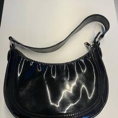 어깨에 매는 가방, iLost를 사용하여 Gemeente Rijswijk에 보고됨