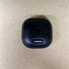 Funda per a auriculars, segons ha informat Qbuzz GD Groningen Peizerweg mitjançant iLost