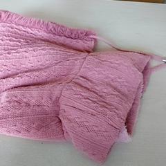 Kleding - kap roze, ha sido reportado por Centraal magazijn con iLost