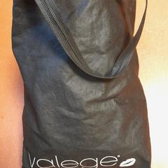 Táska noir, amint azt TCL az iLost segítségével jelentette.