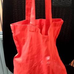 Táska, amint azt allGo Almere az iLost segítségével jelentette.