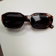 Lentes, segundo informou ilévia usando iLost