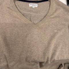 Pulóver, amint azt BANKS Antwerp az iLost segítségével jelentette.