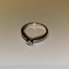 Gyűrű Zilverkleurig met steentjes, amint azt IKEA Groningen az iLost segítségével jelentette.