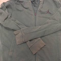 Groene hoody, som rapportert av Pouw Vervoer ved bruk av iLost