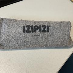 Estuche para gafas con gafas, ha sido reportado por Breng Arnhem con iLost