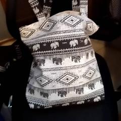 Tote poltsa, gisa salatu by Leonardo Royal Hotel Amsterdam iLost erabiliz