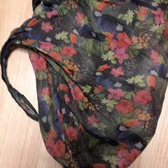 Saco Bloemetjes, como reportado por Connexxion Hoeksche Waard Goeree Overflakkee utilizando o iLost